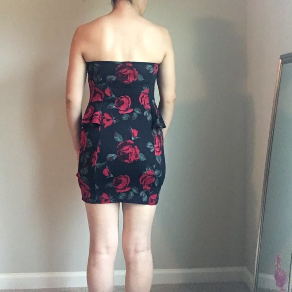 Dress - Picture 2 of 4